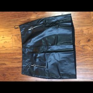 Black Leather Mini Skirt size 0XL NWOT
